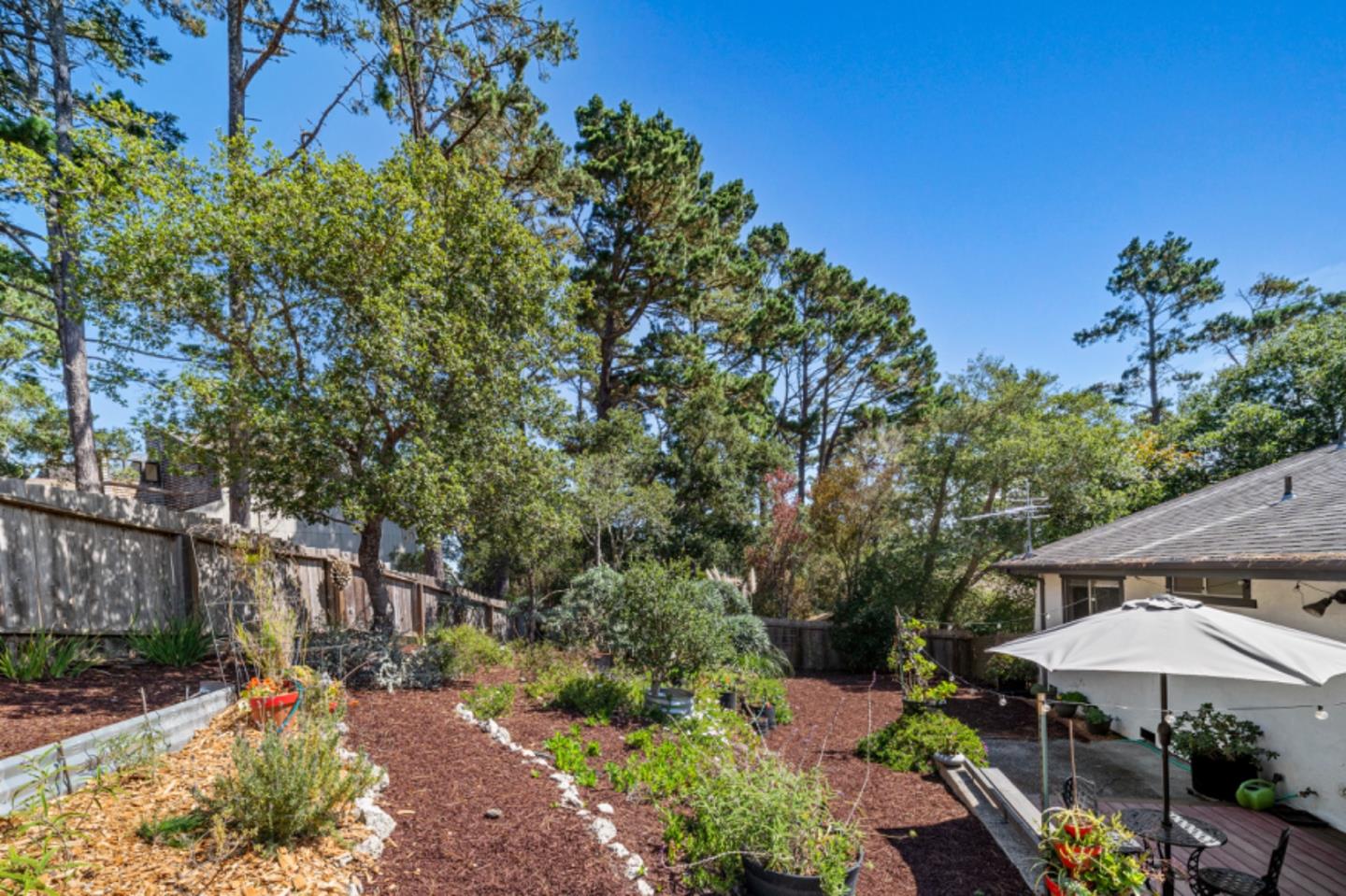 Detail Gallery Image 25 of 27 For 5 Stratford Pl, Monterey,  CA 93940 - 2 Beds | 2 Baths