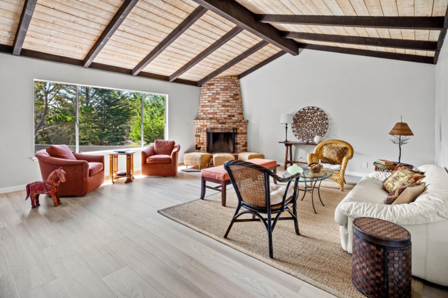 Detail Gallery Image 3 of 27 For 5 Stratford Pl, Monterey,  CA 93940 - 2 Beds | 2 Baths