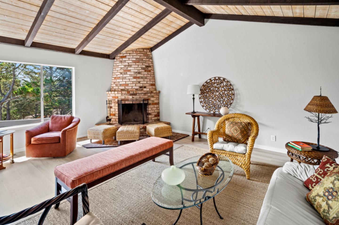 Detail Gallery Image 6 of 27 For 5 Stratford Pl, Monterey,  CA 93940 - 2 Beds | 2 Baths