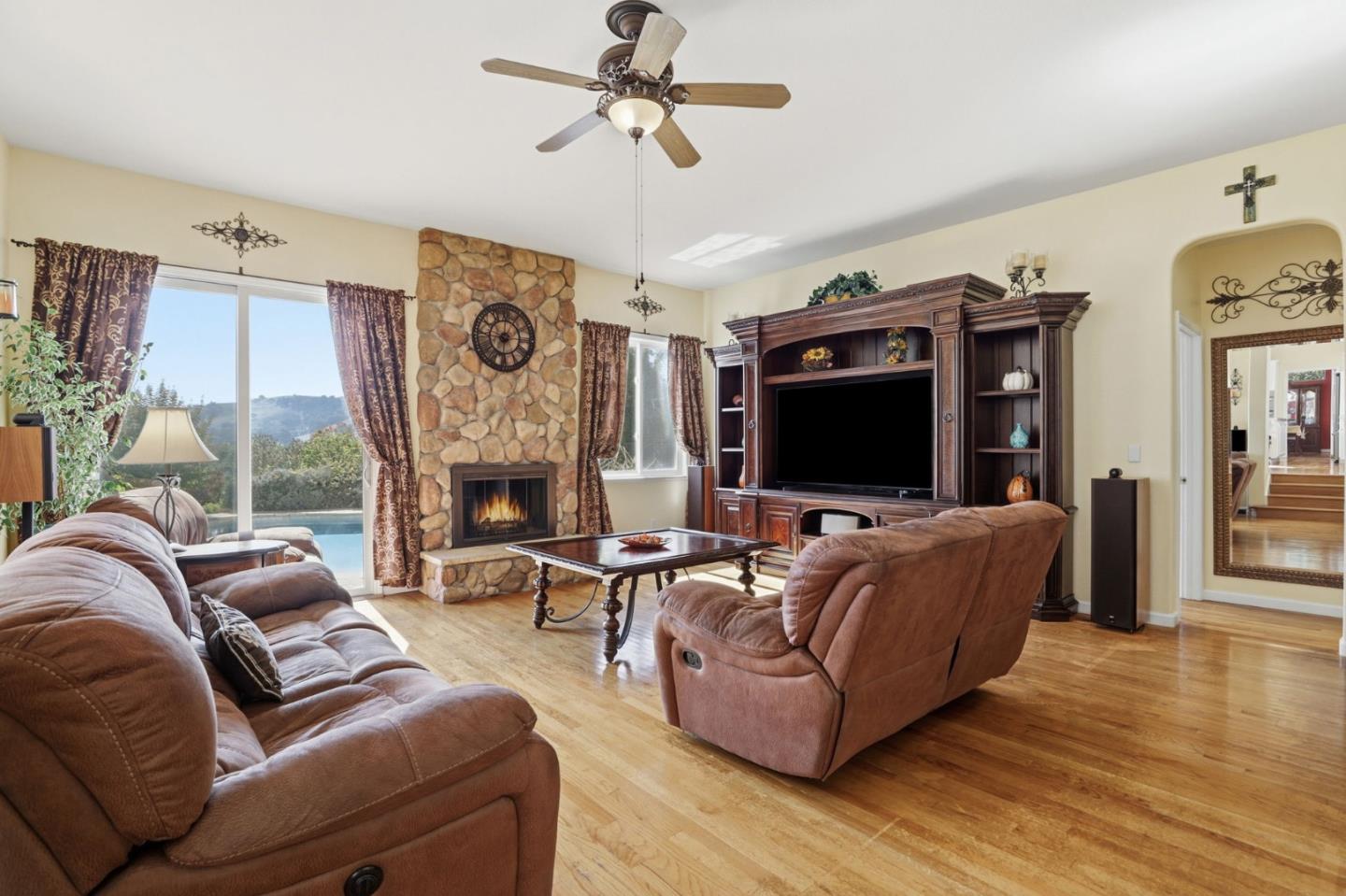 Detail Gallery Image 22 of 54 For 3603 Meadowlands Ln, San Jose,  CA 95135 - 4 Beds | 3 Baths