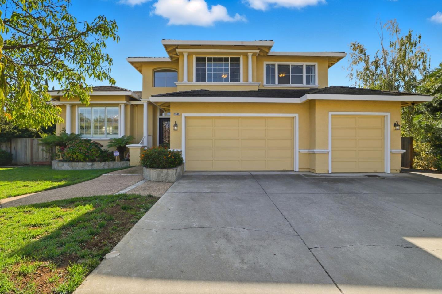 Detail Gallery Image 4 of 54 For 3603 Meadowlands Ln, San Jose,  CA 95135 - 4 Beds | 3 Baths