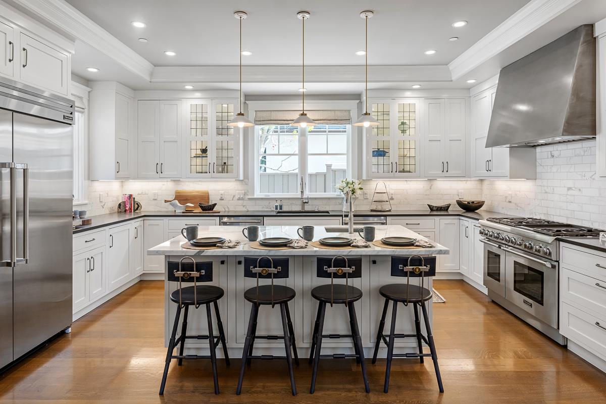 Detail Gallery Image 13 of 34 For 712 Newhall Rd, Burlingame,  CA 94010 - 4 Beds | 4/1 Baths