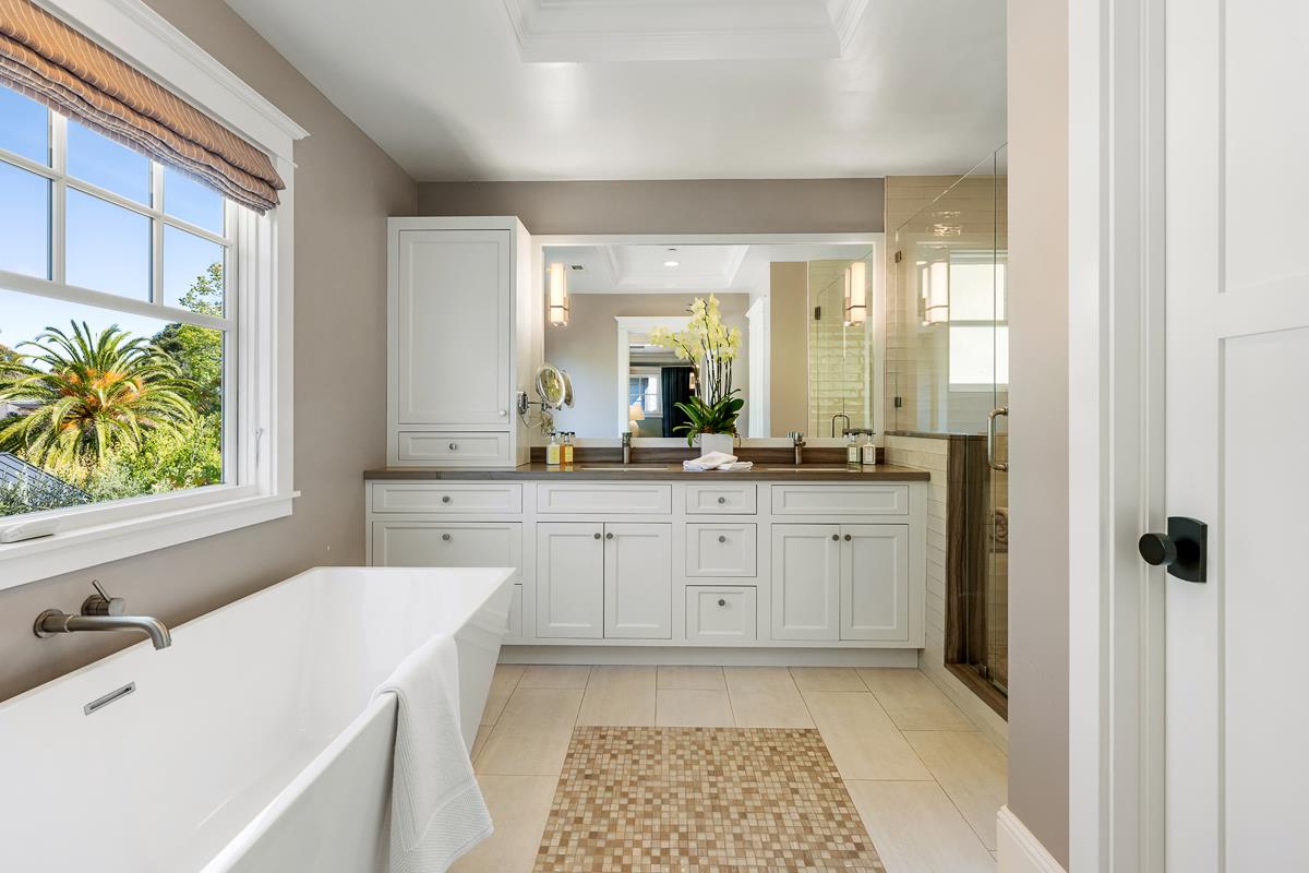 Detail Gallery Image 16 of 34 For 712 Newhall Rd, Burlingame,  CA 94010 - 4 Beds | 4/1 Baths
