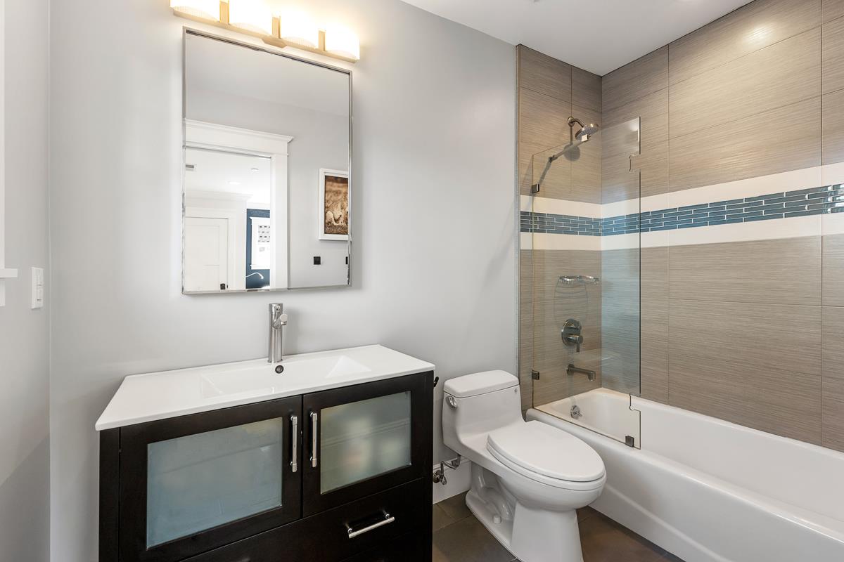 Detail Gallery Image 19 of 34 For 712 Newhall Rd, Burlingame,  CA 94010 - 4 Beds | 4/1 Baths