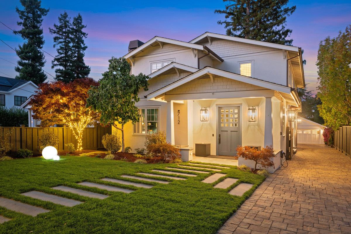 Detail Gallery Image 2 of 34 For 712 Newhall Rd, Burlingame,  CA 94010 - 4 Beds | 4/1 Baths