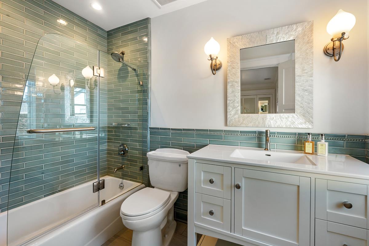 Detail Gallery Image 21 of 34 For 712 Newhall Rd, Burlingame,  CA 94010 - 4 Beds | 4/1 Baths