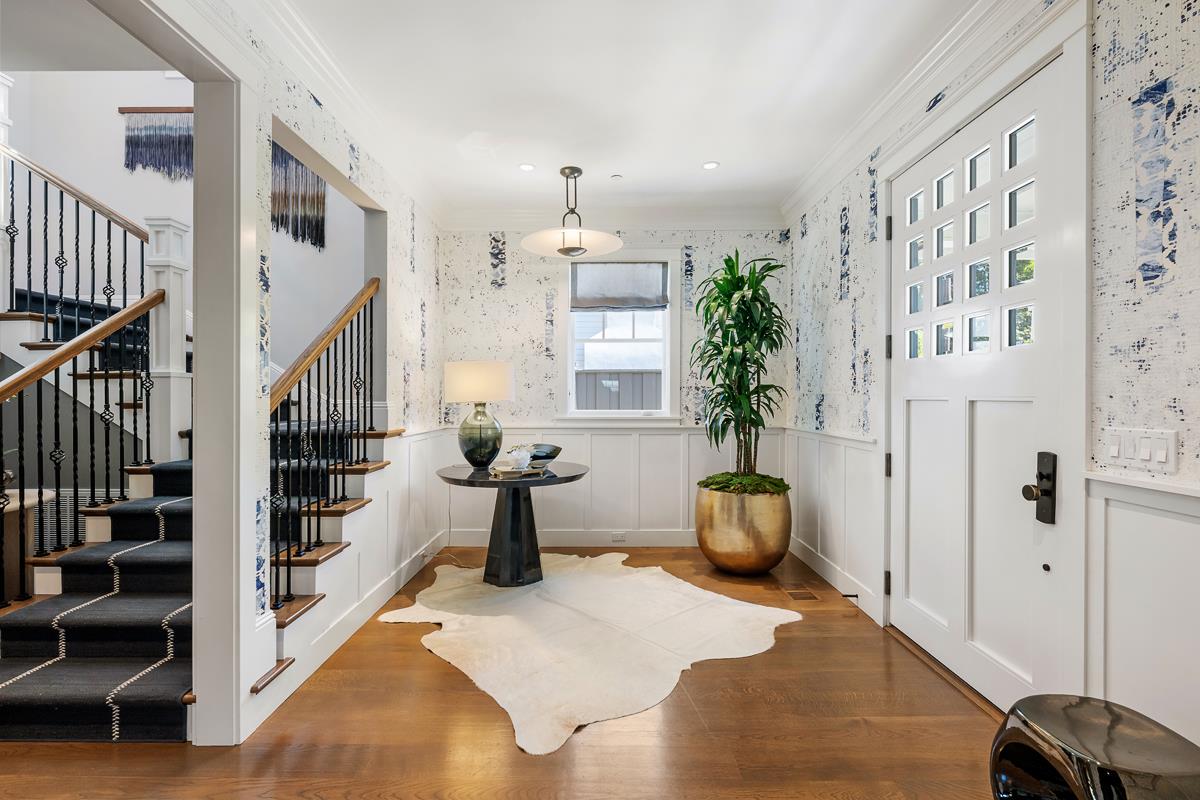 Detail Gallery Image 3 of 34 For 712 Newhall Rd, Burlingame,  CA 94010 - 4 Beds | 4/1 Baths