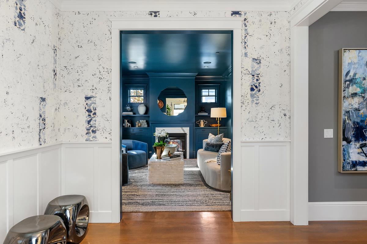 Detail Gallery Image 4 of 34 For 712 Newhall Rd, Burlingame,  CA 94010 - 4 Beds | 4/1 Baths