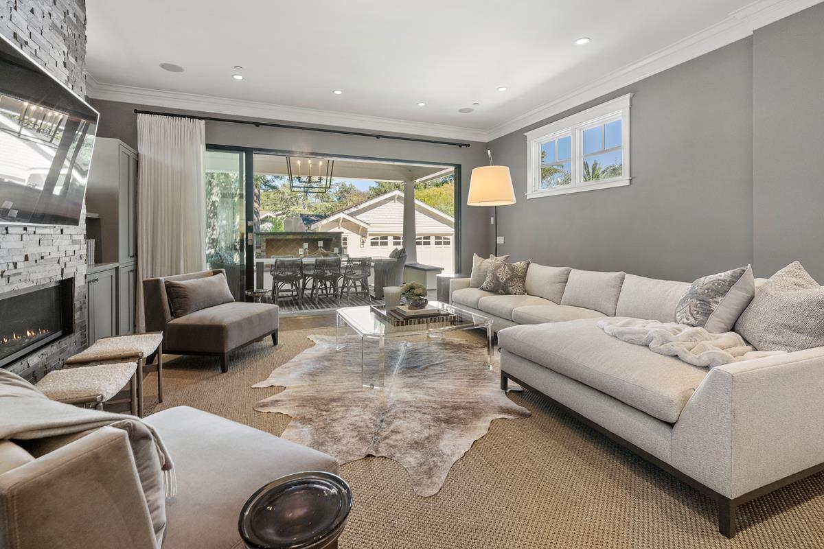 Detail Gallery Image 7 of 34 For 712 Newhall Rd, Burlingame,  CA 94010 - 4 Beds | 4/1 Baths