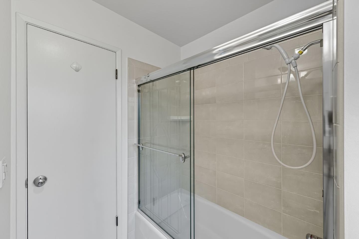 Detail Gallery Image 28 of 38 For 1547 Klamath Dr, Sunnyvale,  CA 94087 - 4 Beds | 2 Baths