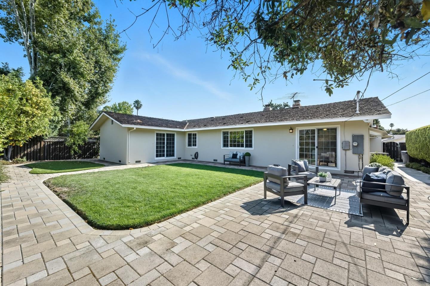 Detail Gallery Image 33 of 38 For 1547 Klamath Dr, Sunnyvale,  CA 94087 - 4 Beds | 2 Baths