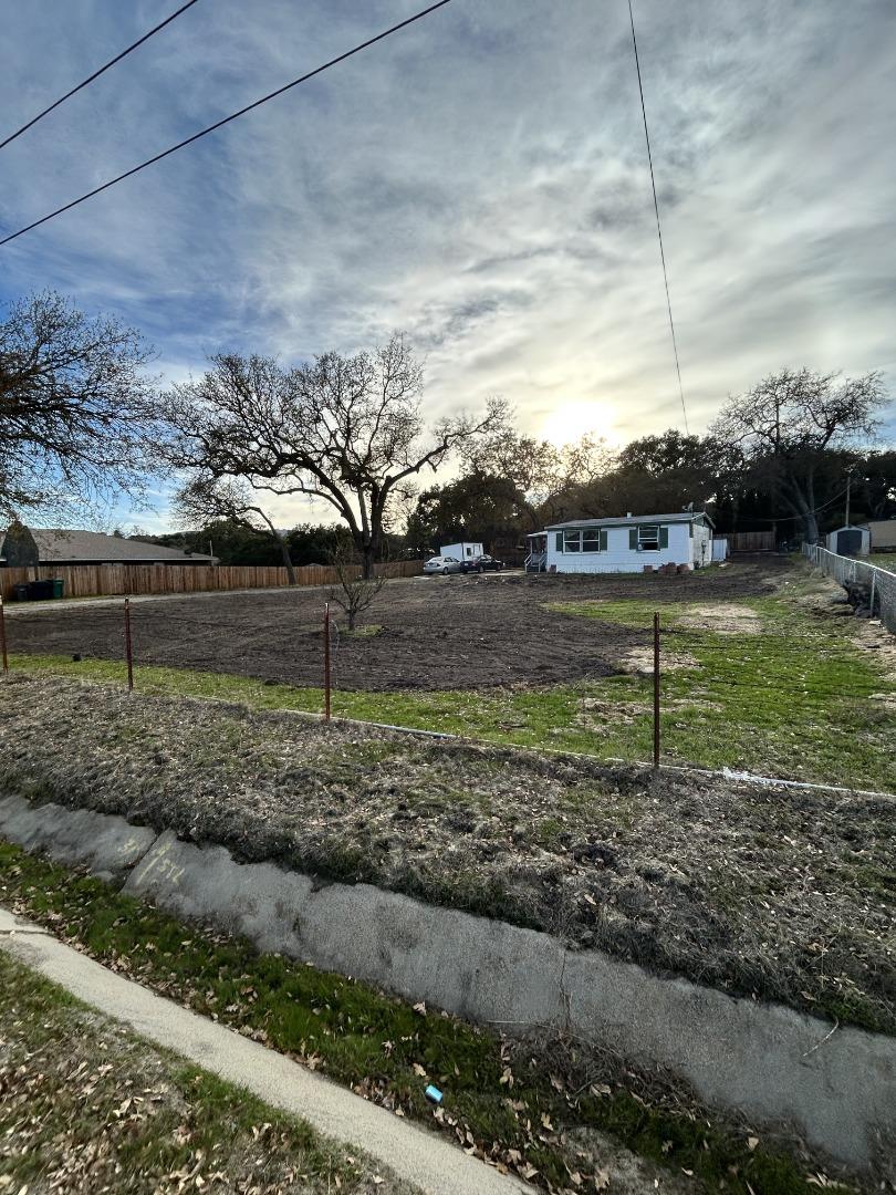 Detail Gallery Image 3 of 3 For 10050 W Front Rd, Atascadero,  CA 93422 - 3 Beds | 1/1 Baths