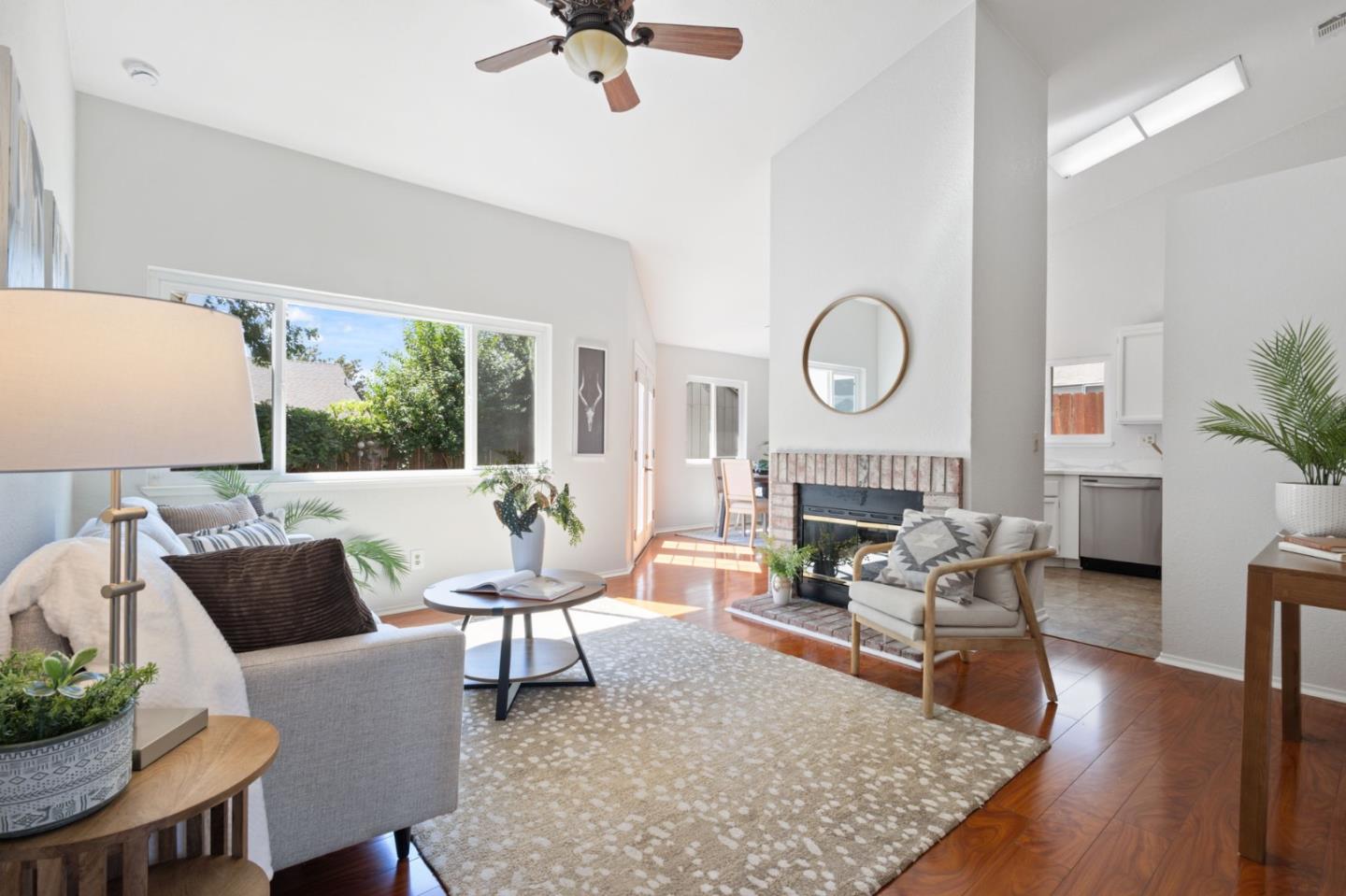 Detail Gallery Image 3 of 23 For 2113 Sunhaven Ct, Fairfield,  CA 94533 - 3 Beds | 2 Baths