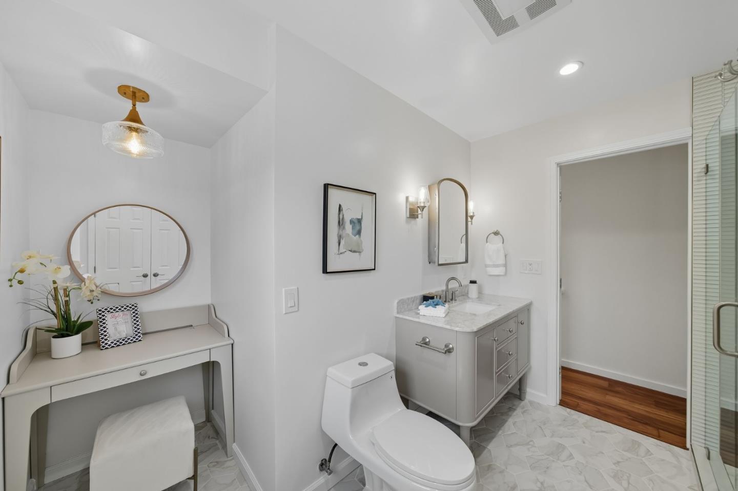 Detail Gallery Image 28 of 39 For 335 Park St, Redwood City,  CA 94061 - 4 Beds | 3 Baths