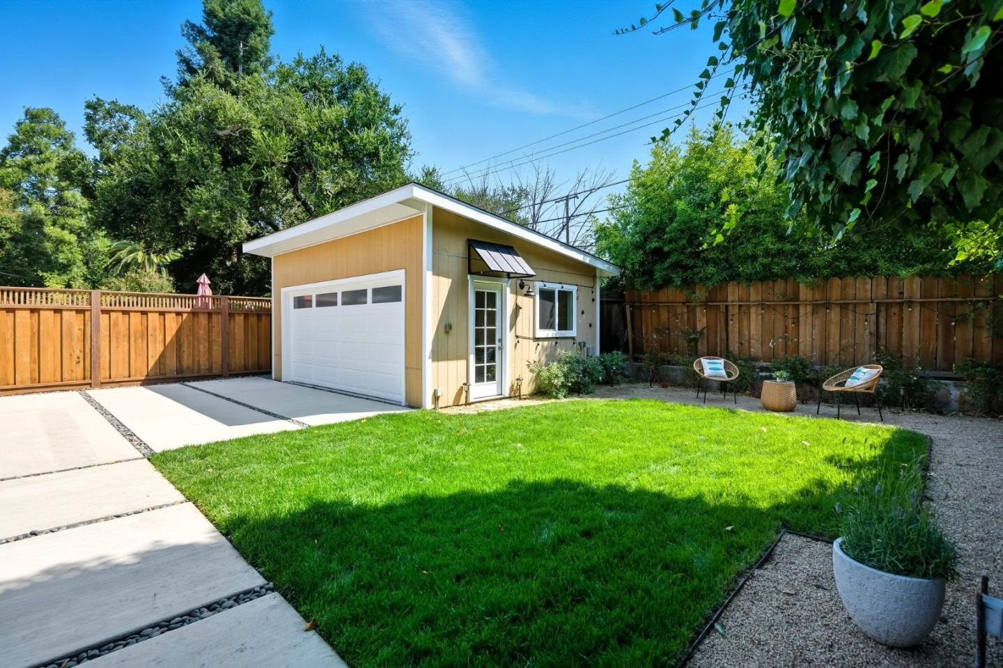Detail Gallery Image 32 of 39 For 335 Park St, Redwood City,  CA 94061 - 4 Beds | 3 Baths
