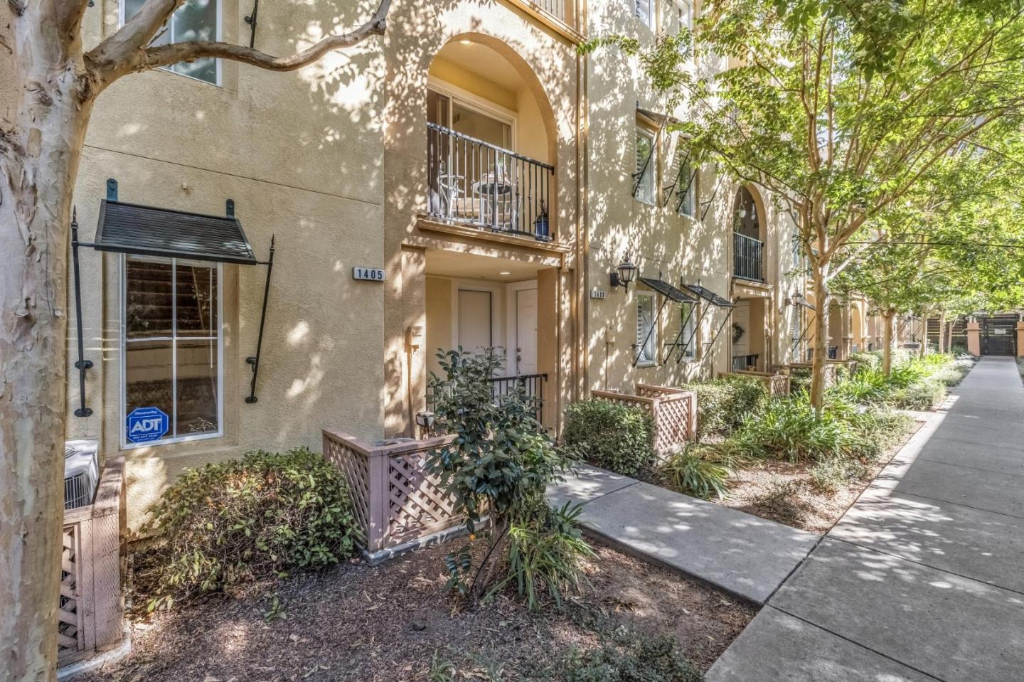 Detail Gallery Image 3 of 54 For 1405 Allegado Aly, San Jose,  CA 95128 - 3 Beds | 2 Baths