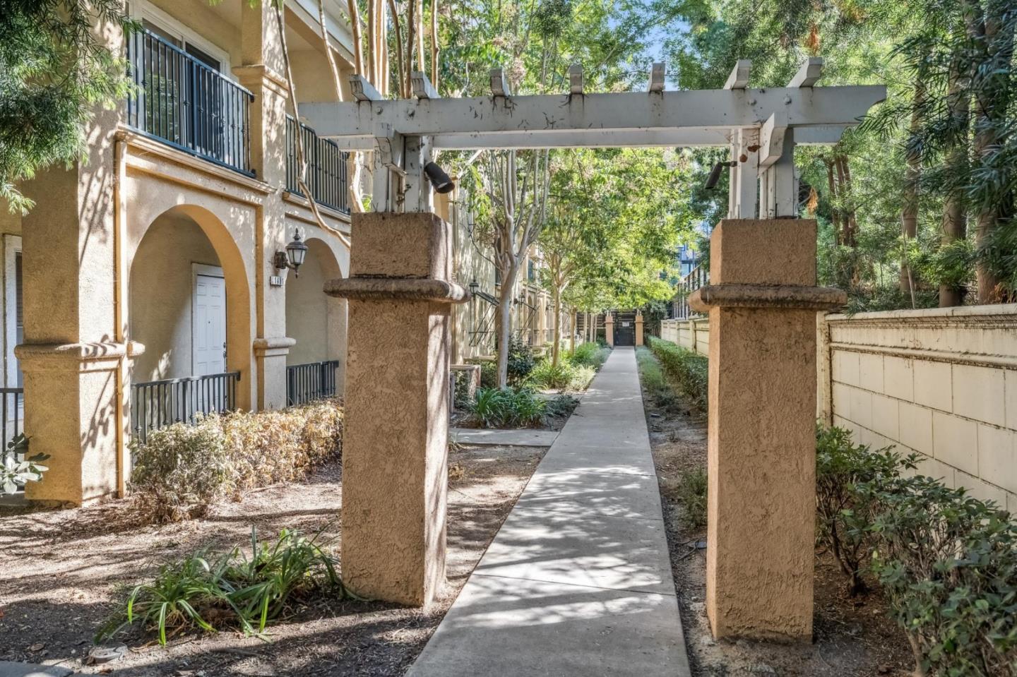 Detail Gallery Image 31 of 54 For 1405 Allegado Aly, San Jose,  CA 95128 - 3 Beds | 2 Baths