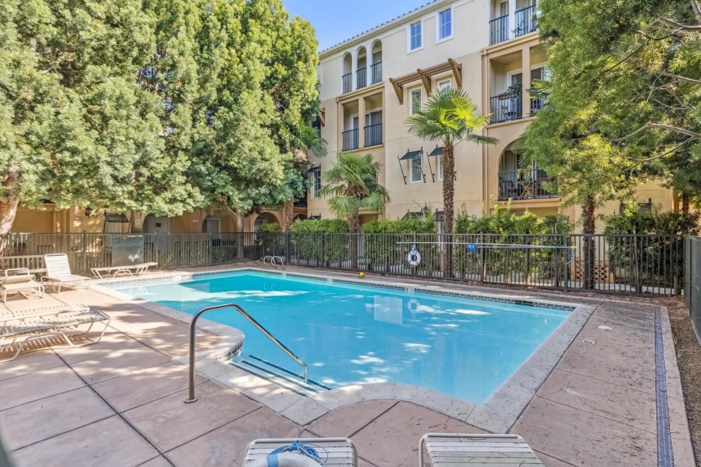 Detail Gallery Image 33 of 54 For 1405 Allegado Aly, San Jose,  CA 95128 - 3 Beds | 2 Baths
