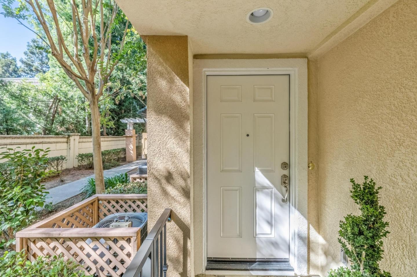Detail Gallery Image 5 of 54 For 1405 Allegado Aly, San Jose,  CA 95128 - 3 Beds | 2 Baths