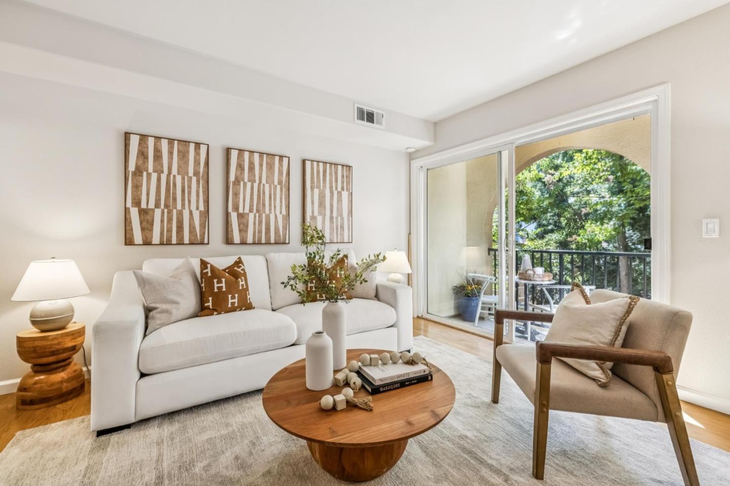 Detail Gallery Image 7 of 54 For 1405 Allegado Aly, San Jose,  CA 95128 - 3 Beds | 2 Baths