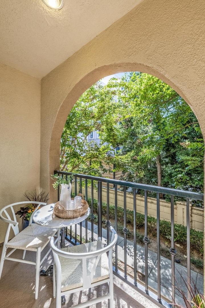 Detail Gallery Image 9 of 54 For 1405 Allegado Aly, San Jose,  CA 95128 - 3 Beds | 2 Baths