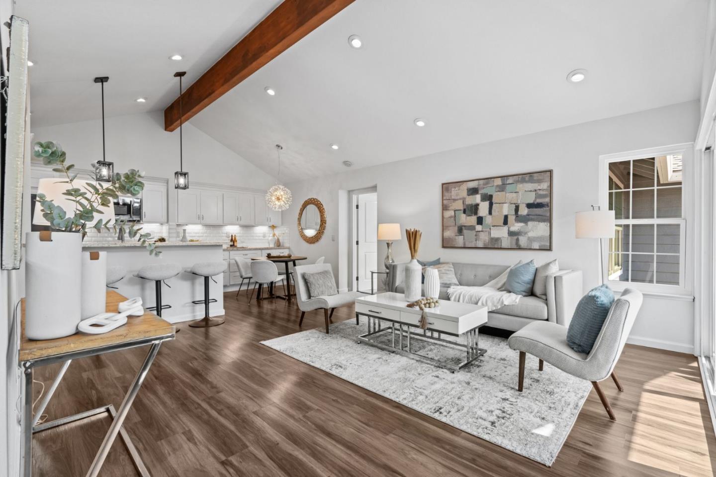 Detail Gallery Image 2 of 24 For 1928 Vista Cay, San Mateo,  CA 94404 - 2 Beds | 2 Baths