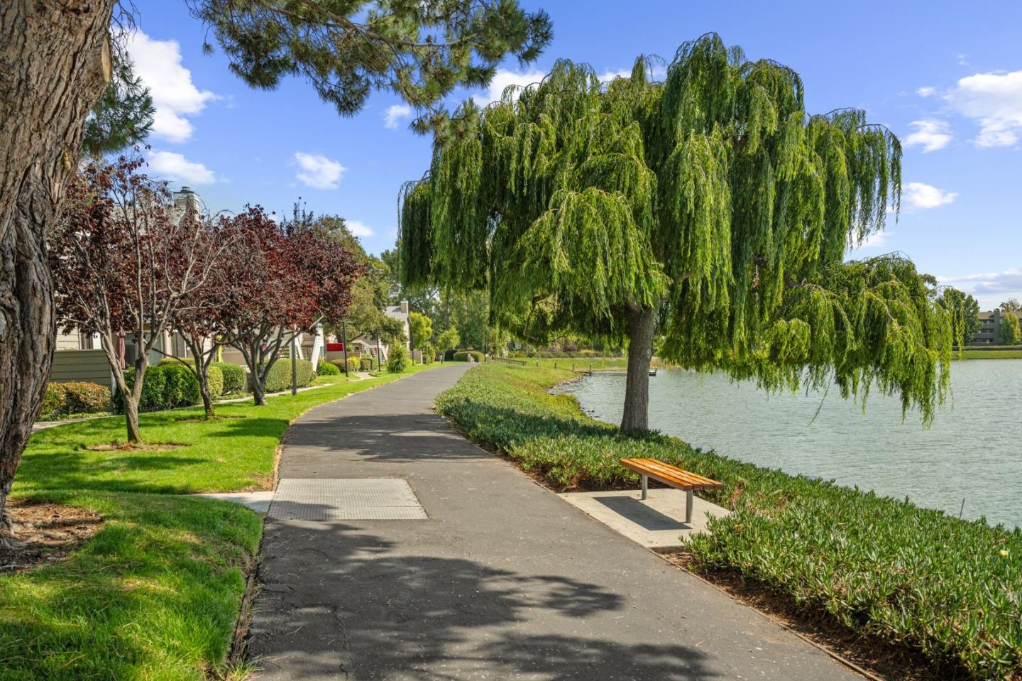 Detail Gallery Image 22 of 24 For 1928 Vista Cay, San Mateo,  CA 94404 - 2 Beds | 2 Baths