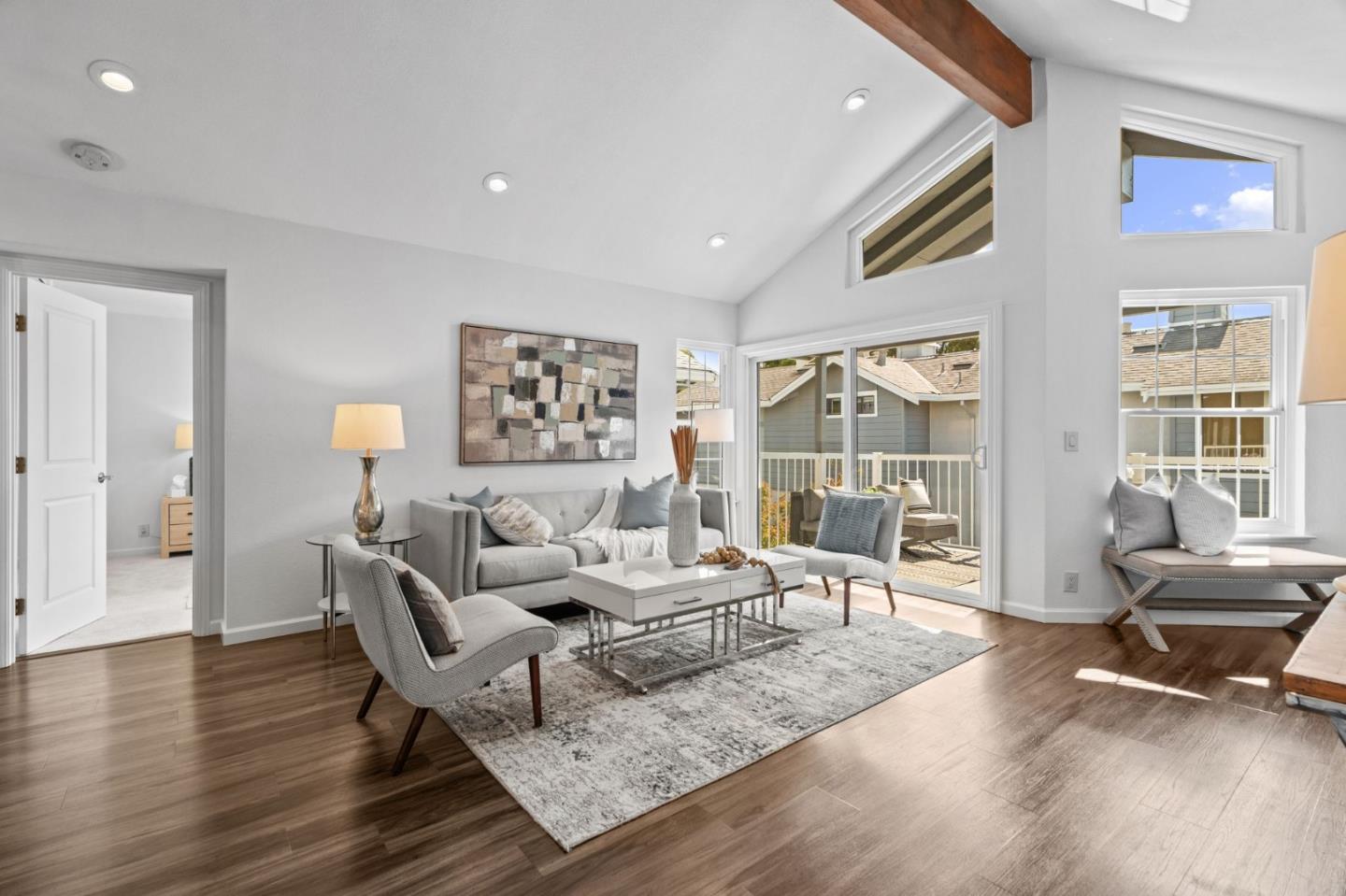 Detail Gallery Image 3 of 24 For 1928 Vista Cay, San Mateo,  CA 94404 - 2 Beds | 2 Baths