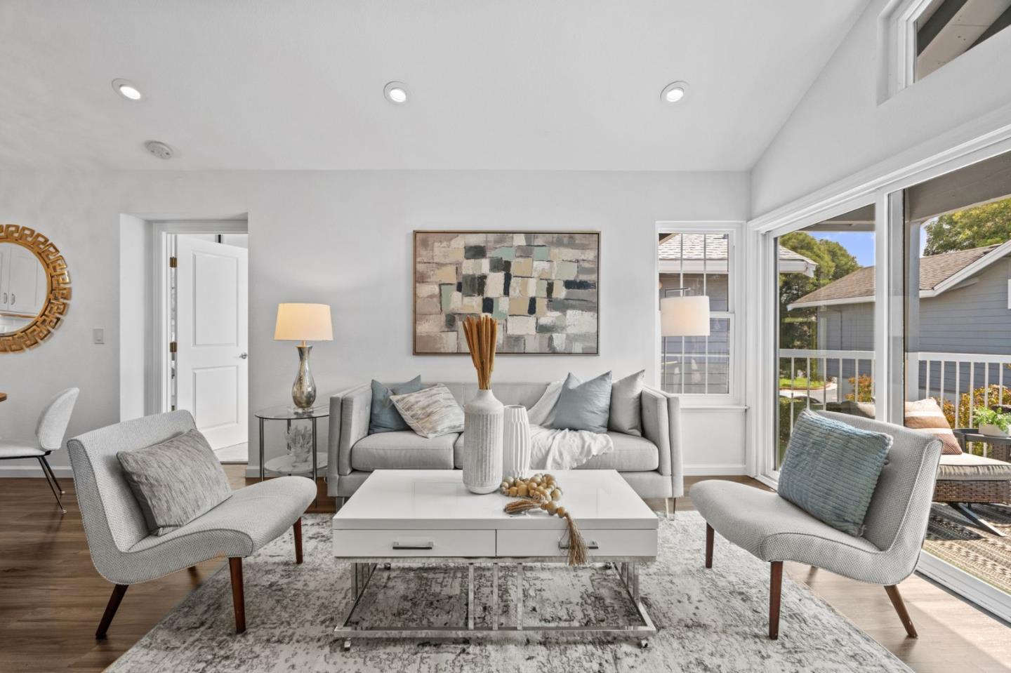 Detail Gallery Image 4 of 24 For 1928 Vista Cay, San Mateo,  CA 94404 - 2 Beds | 2 Baths
