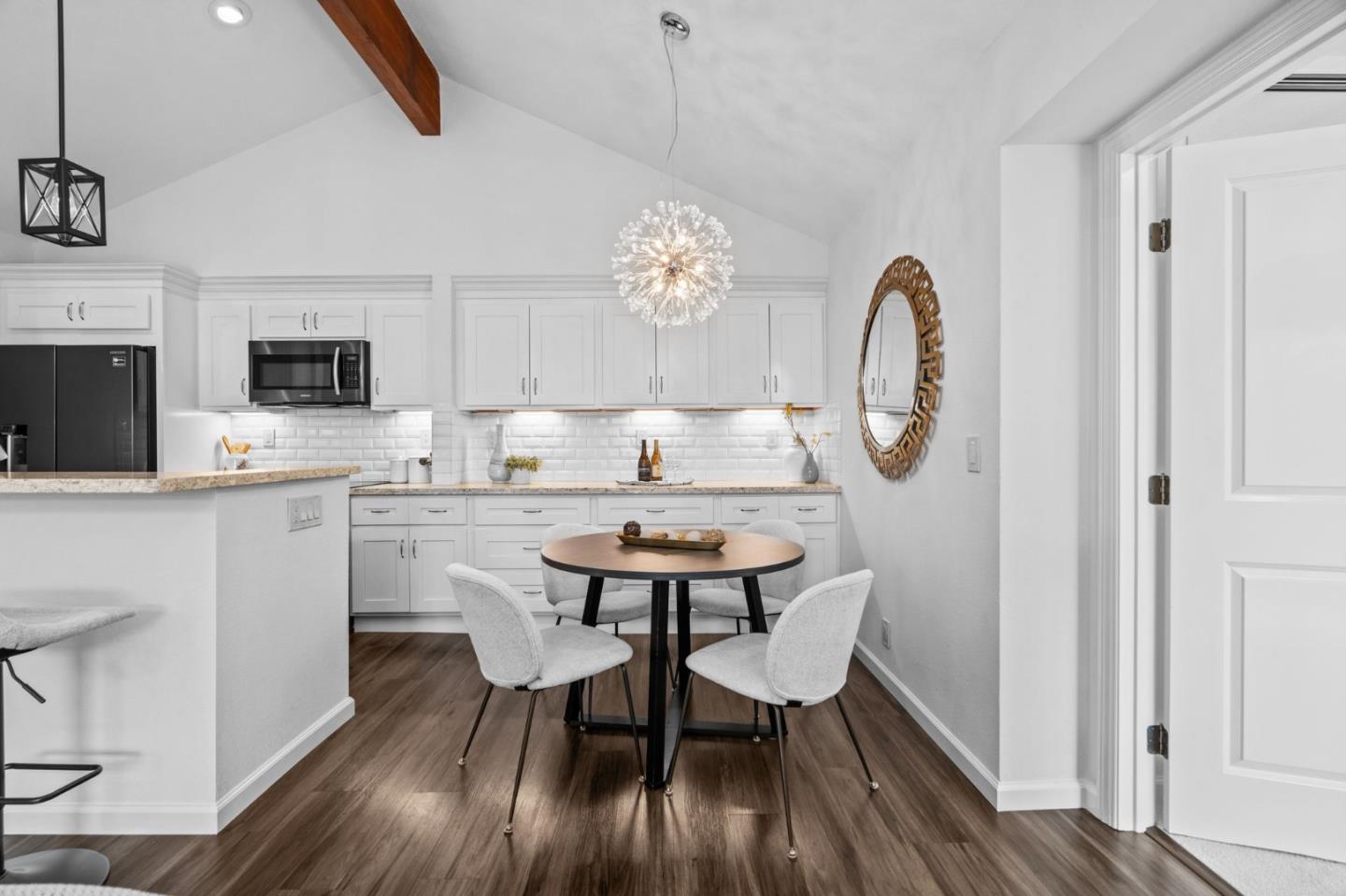 Detail Gallery Image 5 of 24 For 1928 Vista Cay, San Mateo,  CA 94404 - 2 Beds | 2 Baths