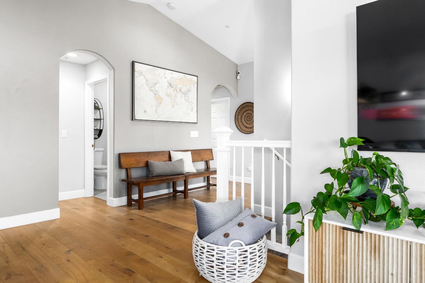 Detail Gallery Image 11 of 82 For 18530 Berta Ridge Pl, Salinas,  CA 93907 - 4 Beds | 3 Baths