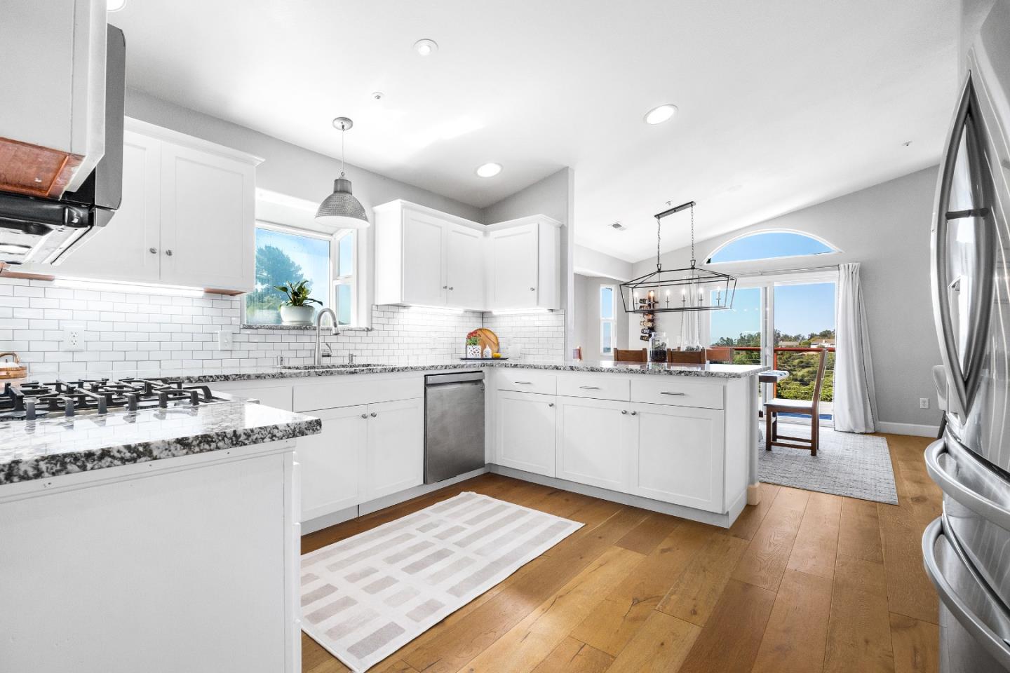 Detail Gallery Image 25 of 82 For 18530 Berta Ridge Pl, Salinas,  CA 93907 - 4 Beds | 3 Baths