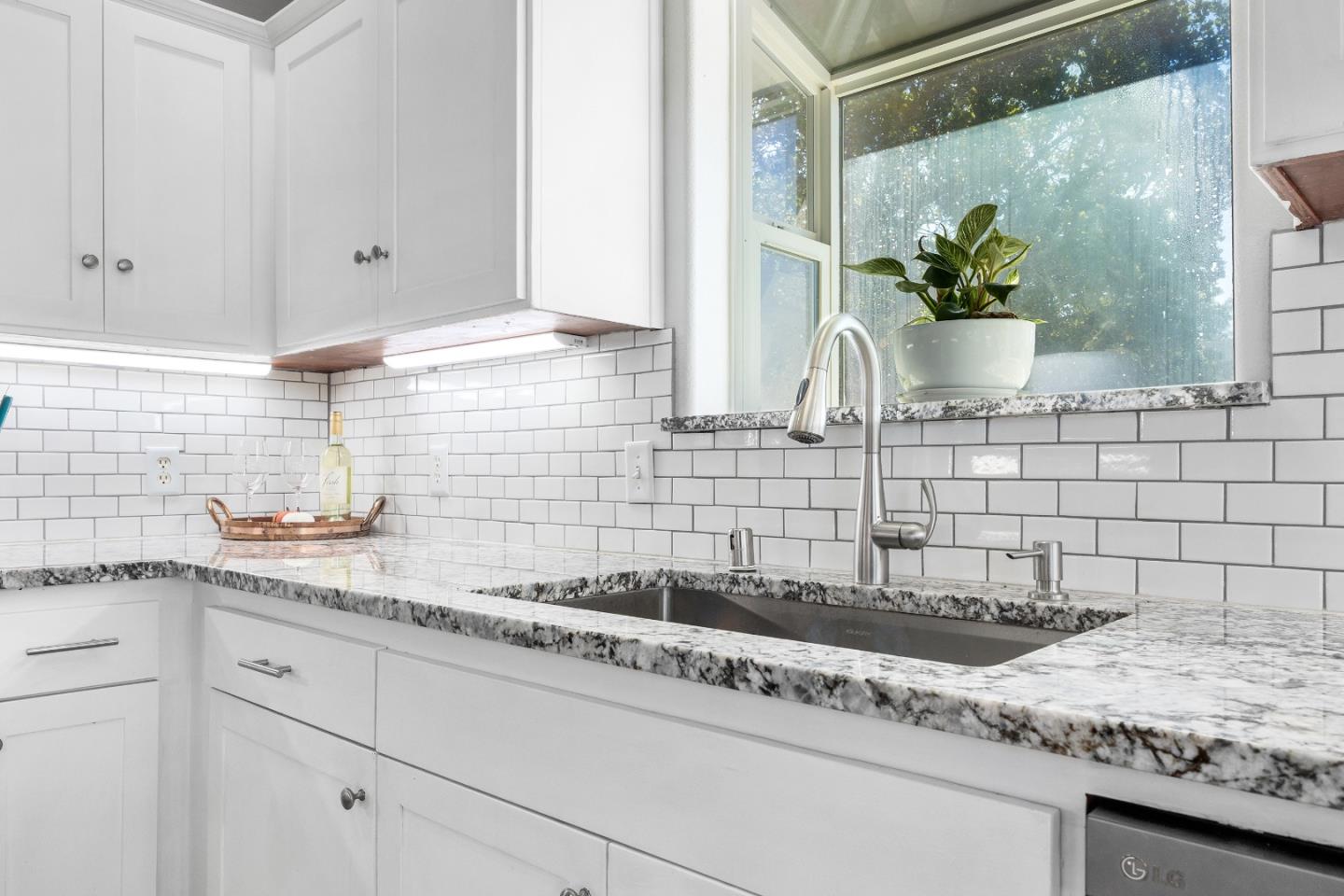 Detail Gallery Image 26 of 82 For 18530 Berta Ridge Pl, Salinas,  CA 93907 - 4 Beds | 3 Baths