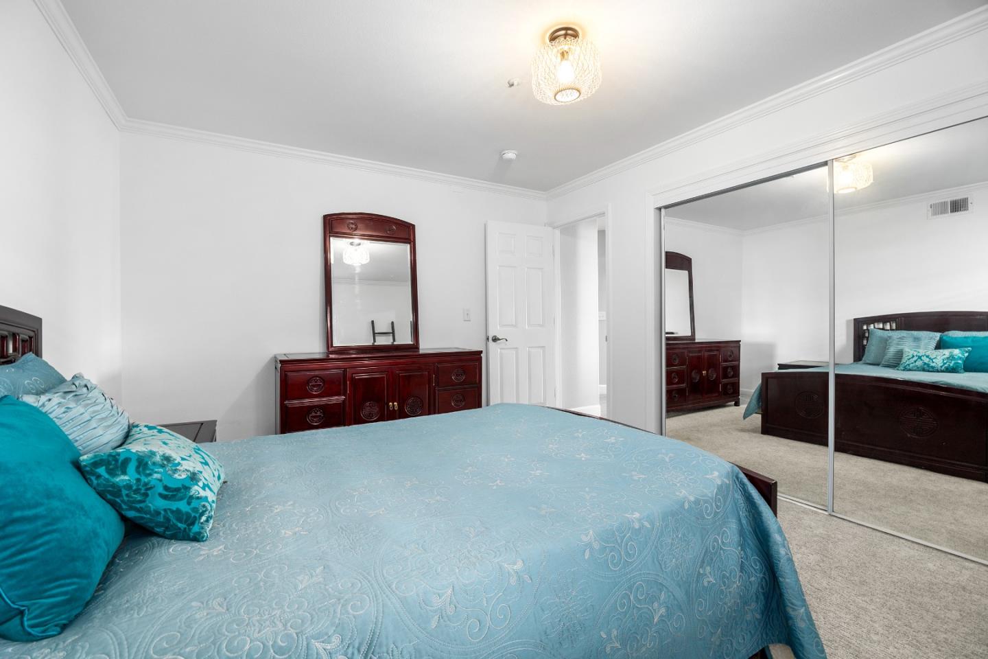 Detail Gallery Image 37 of 82 For 18530 Berta Ridge Pl, Salinas,  CA 93907 - 4 Beds | 3 Baths