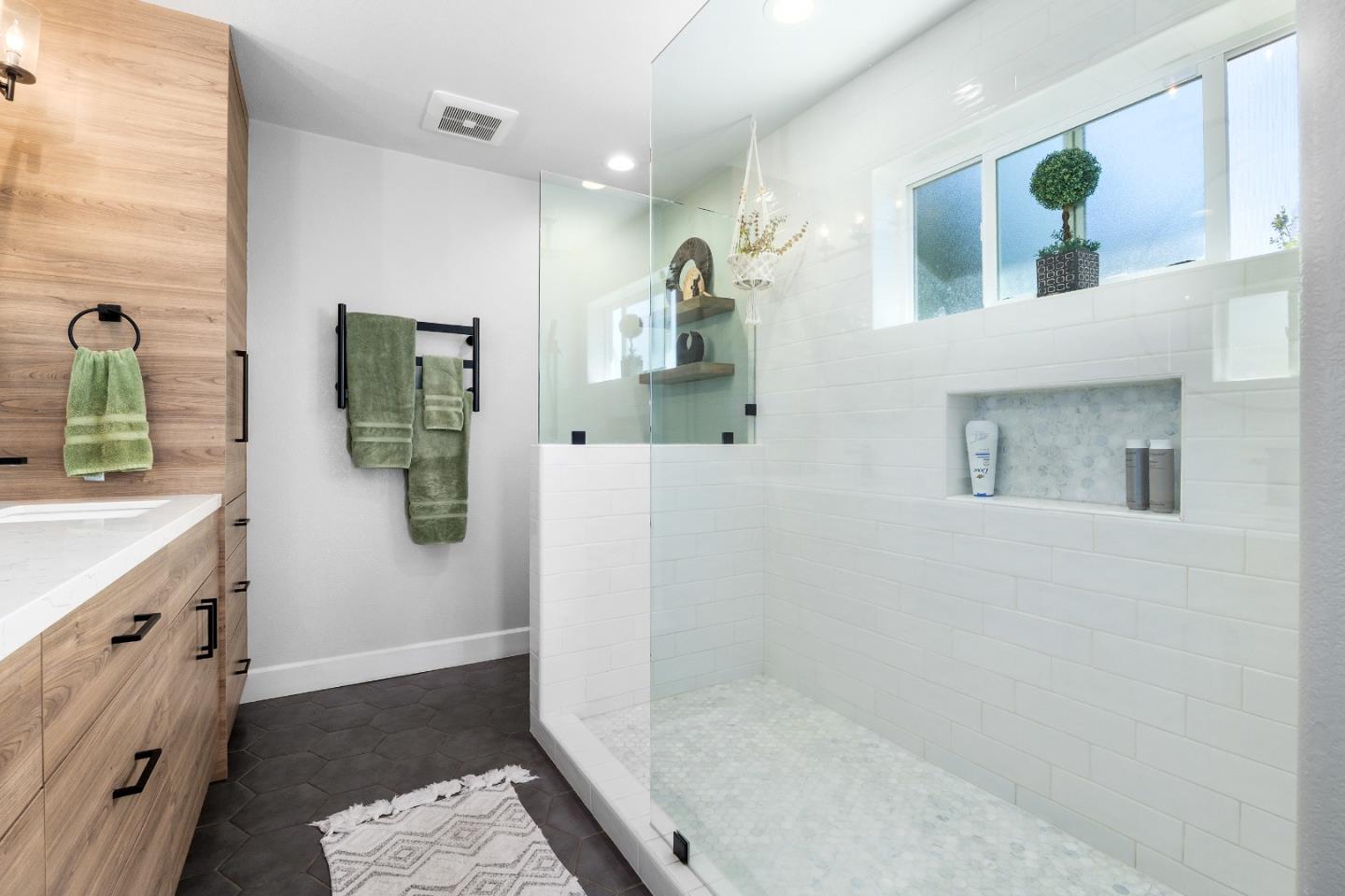 Detail Gallery Image 50 of 82 For 18530 Berta Ridge Pl, Salinas,  CA 93907 - 4 Beds | 3 Baths