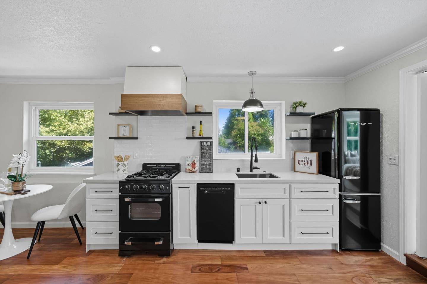 Detail Gallery Image 22 of 38 For 335 Park St, Redwood City,  CA 94061 - – Beds | – Baths