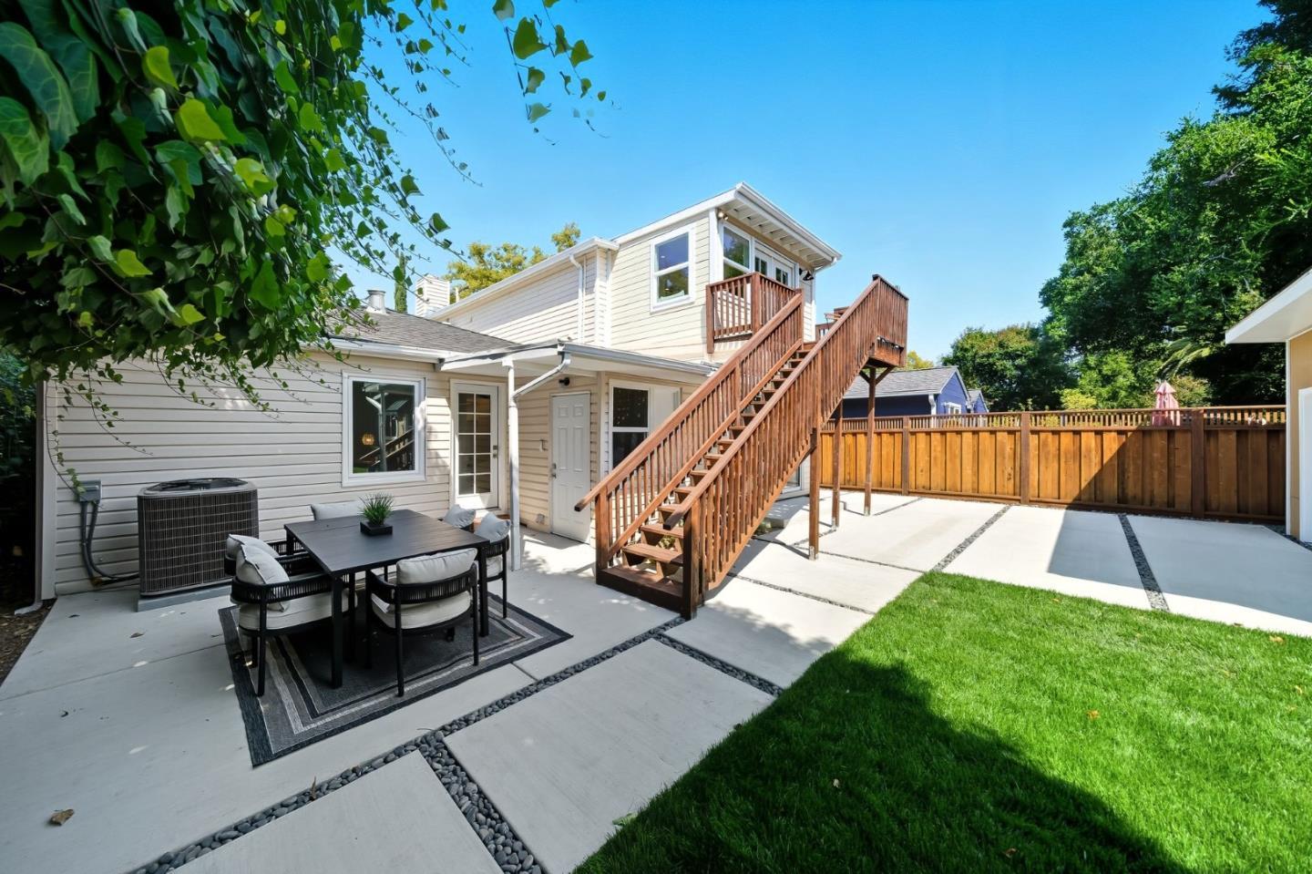 Detail Gallery Image 34 of 38 For 335 Park St, Redwood City,  CA 94061 - – Beds | – Baths