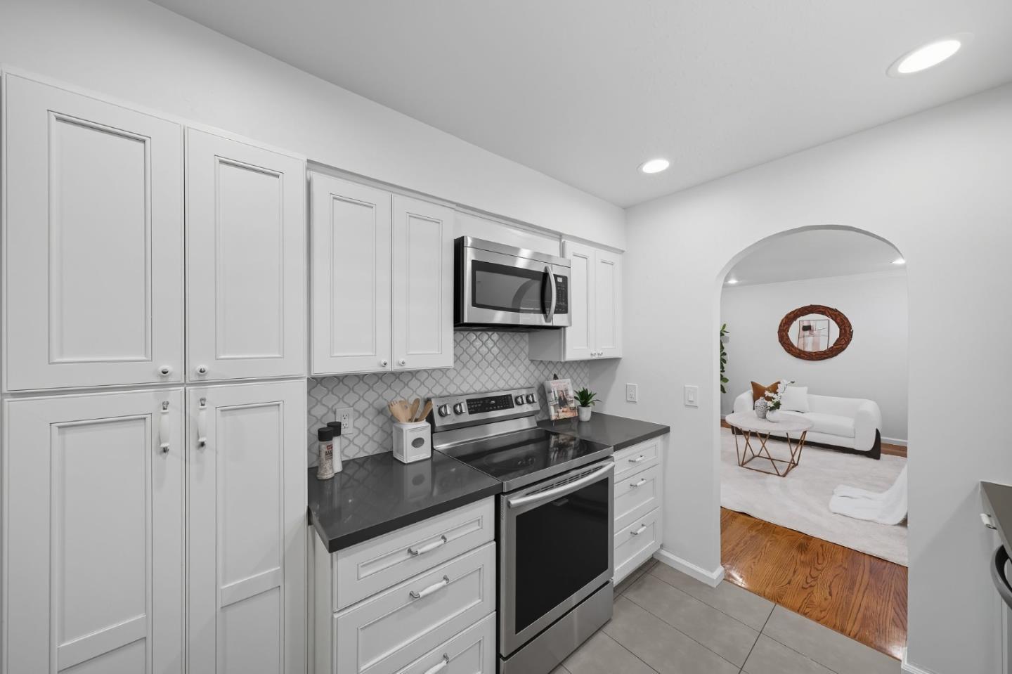 Detail Gallery Image 9 of 38 For 335 Park St, Redwood City,  CA 94061 - – Beds | – Baths