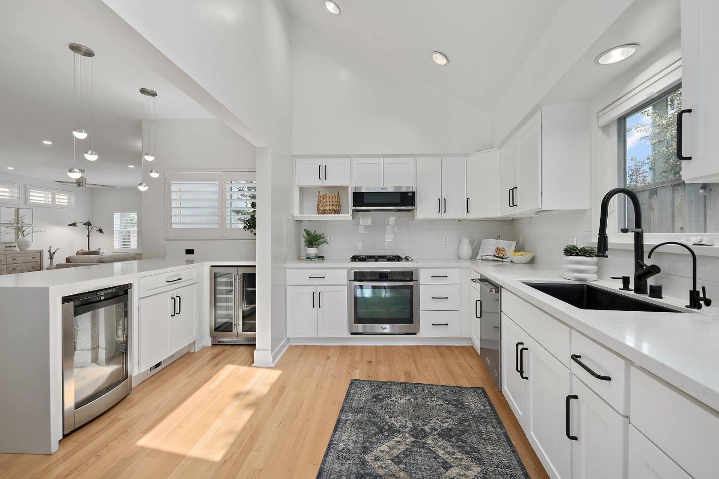 Detail Gallery Image 12 of 28 For 160 Rogers Avenue, San Carlos,  CA 94070 - 3 Beds | 2 Baths
