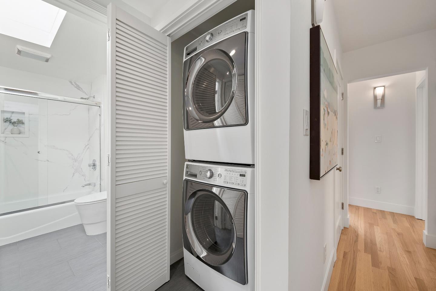 Detail Gallery Image 13 of 28 For 160 Rogers Avenue, San Carlos,  CA 94070 - 3 Beds | 2 Baths