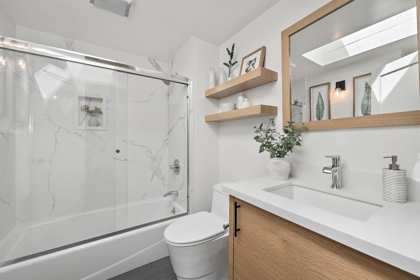 Detail Gallery Image 14 of 28 For 160 Rogers Avenue, San Carlos,  CA 94070 - 3 Beds | 2 Baths