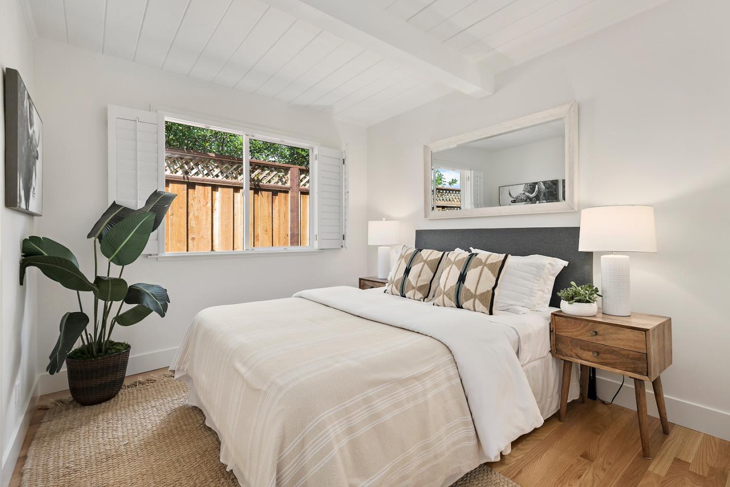 Detail Gallery Image 15 of 28 For 160 Rogers Avenue, San Carlos,  CA 94070 - 3 Beds | 2 Baths