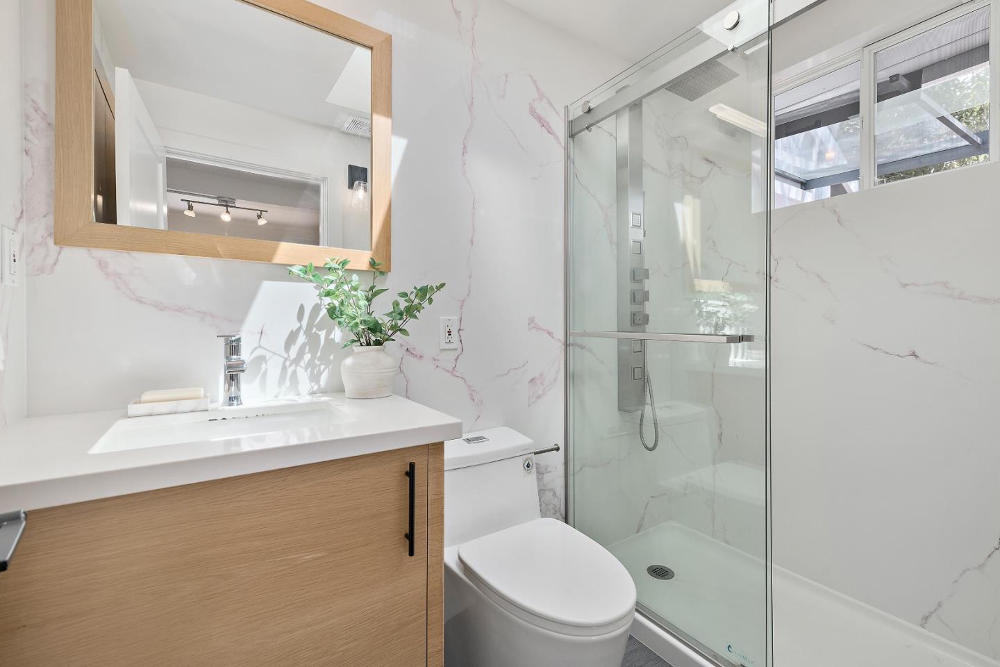 Detail Gallery Image 19 of 28 For 160 Rogers Avenue, San Carlos,  CA 94070 - 3 Beds | 2 Baths