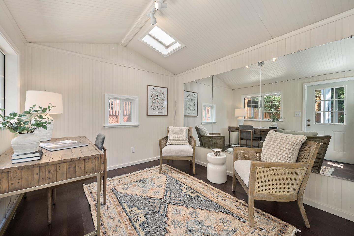 Detail Gallery Image 20 of 28 For 160 Rogers Avenue, San Carlos,  CA 94070 - 3 Beds | 2 Baths