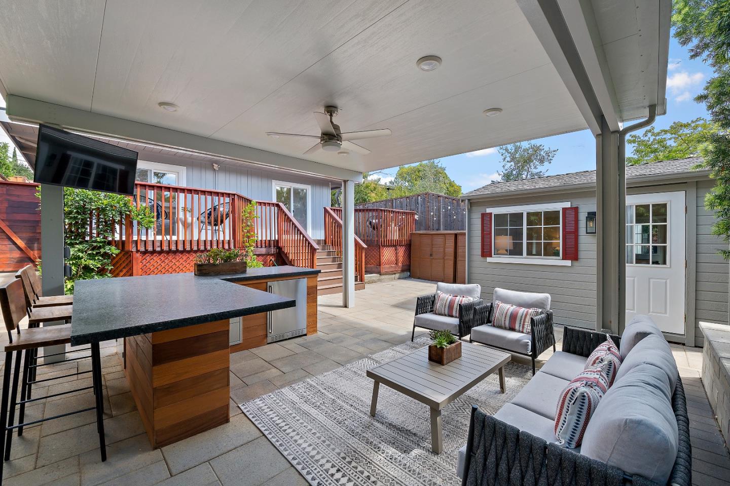 Detail Gallery Image 21 of 28 For 160 Rogers Avenue, San Carlos,  CA 94070 - 3 Beds | 2 Baths