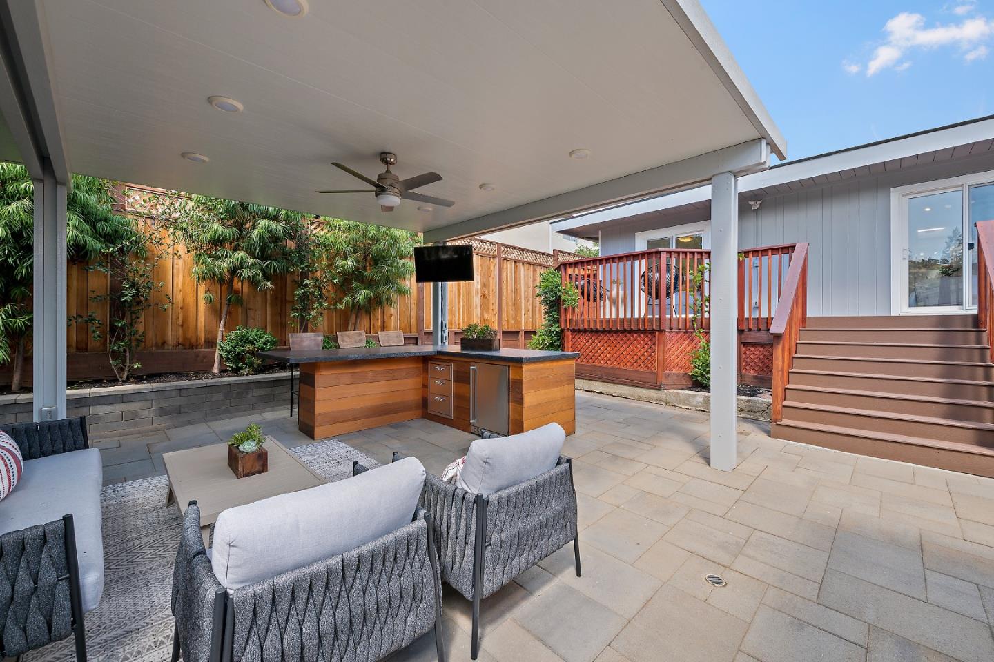 Detail Gallery Image 23 of 28 For 160 Rogers Avenue, San Carlos,  CA 94070 - 3 Beds | 2 Baths
