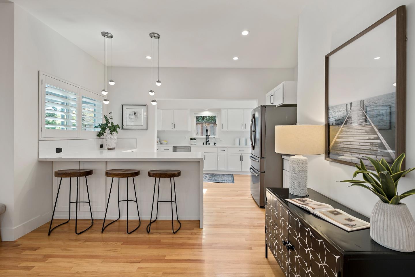 Detail Gallery Image 8 of 28 For 160 Rogers Avenue, San Carlos,  CA 94070 - 3 Beds | 2 Baths