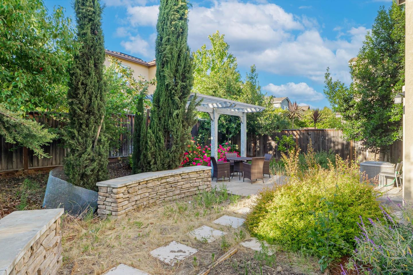 Detail Gallery Image 18 of 24 For 3970 Jordan Ranch Dr, Dublin,  CA 94568 - 5 Beds | 4 Baths