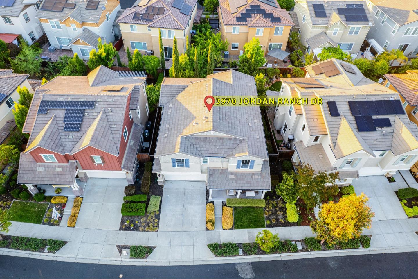 Detail Gallery Image 19 of 24 For 3970 Jordan Ranch Dr, Dublin,  CA 94568 - 5 Beds | 4 Baths
