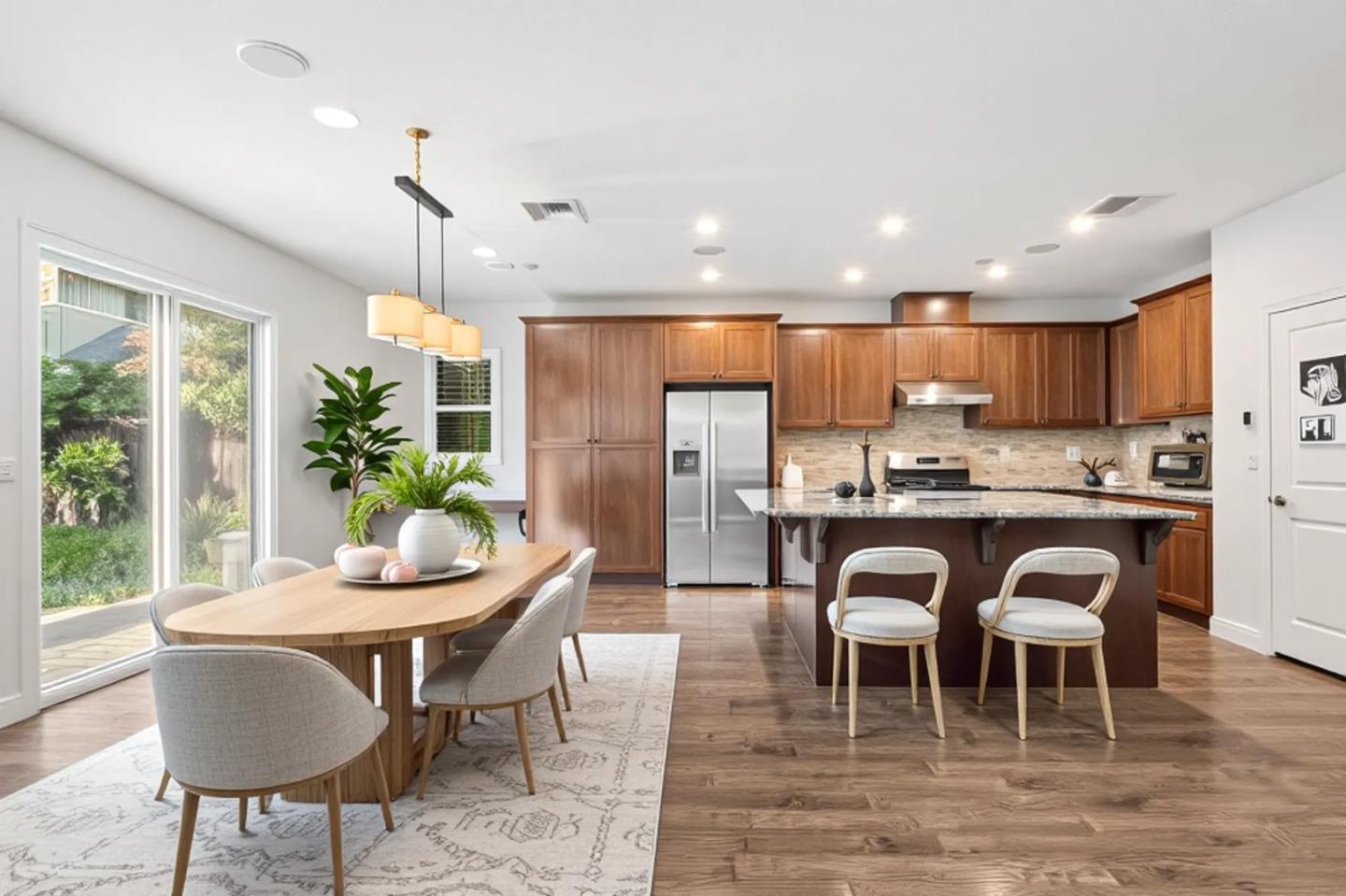 Detail Gallery Image 4 of 24 For 3970 Jordan Ranch Dr, Dublin,  CA 94568 - 5 Beds | 4 Baths